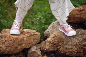 Modne i wygodne buty dla chłopca